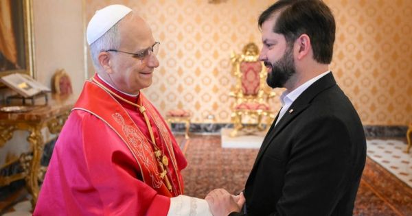 Boric přijímá na Svaté stolce Leo XIV - Mercopress